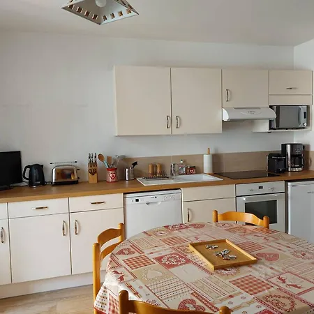 à Avec Balcon Et Couchages Pour 4 Personnes - Fr-1-812-62 Appartamento